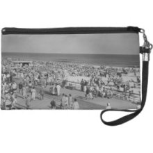 Crowd on Beach Wristlet Purses