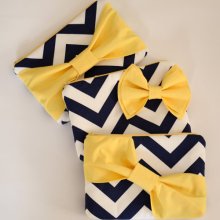 Set of 8 Bridesmaids Clutch Bridesmaid Pouch Bridal Clutch Bridal Accessories Cosmetic Case Zippered Navy & White Chevron with Yellow Bow