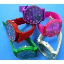 Silicone Quartz Ladies Women Men Wrist Watch Versicolor
