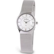 Skagen 233xsss Women's Denmark Steel Mesh Bracelet Mother Of Pearl Dial Watch