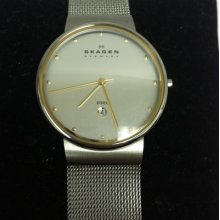 Skagen 355lgsc Men's Denmark Two Tone Stainless Steel Meah Bracelet Watch