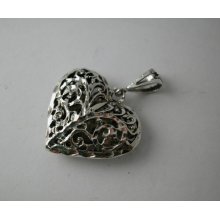 Sterling Silver Filigree Heart Pendant With Flowers In The Center 925 (pen150)