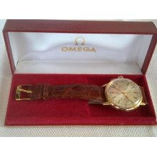 Vintage Omega Chronograph Solid 18kt Gold Cal.320 Mint Cond. 18k Ref.101 009 64