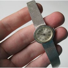Vtg Timex Chrome Silver Tone Oval Face Ladies Womens Steel Sm Bracelet Watch W50