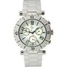 Guess Collection Diver ChicÂ® Mother-of-pearl Dial Women's watch