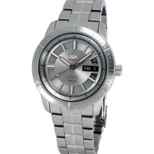 Seiko Men's Seiko 5 Stainless Steel Case and Bracelet Silver Dial Day and Date Displays Automatic SRP335